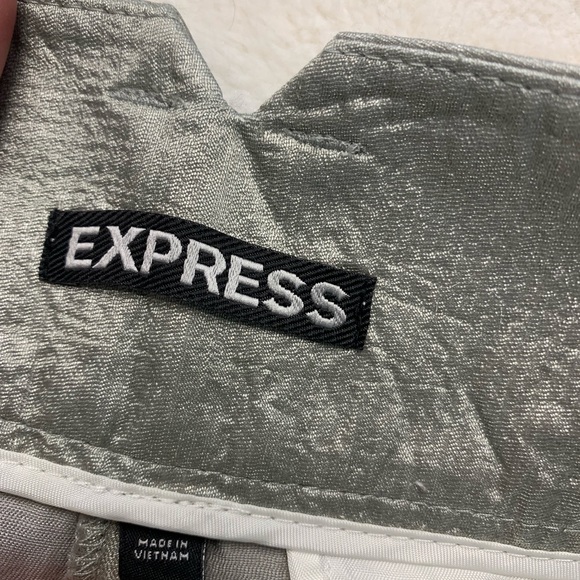 Express silver dress shorts ๐ฅ size 4 - Picture 3 of 5